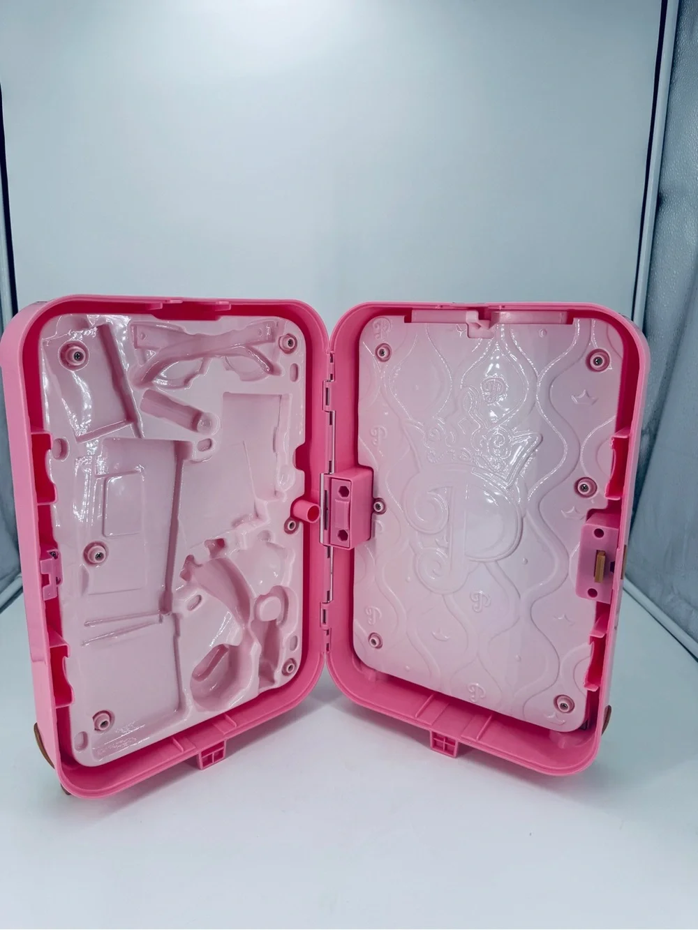 Disney Princess Style Collection Travel Deluxe Rolling Suitcase -Suitcase Only-